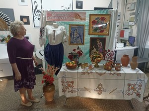 Выставка «Волшебство материнских рук»