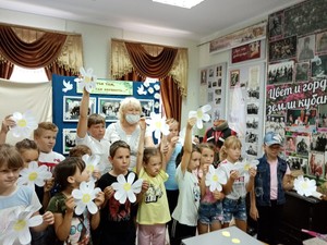 Выставка "Счастье там, где верность"